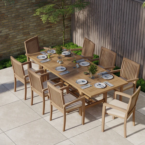 Creating Zones in Your Outdoor Space: Dining, Lounging and Relaxing